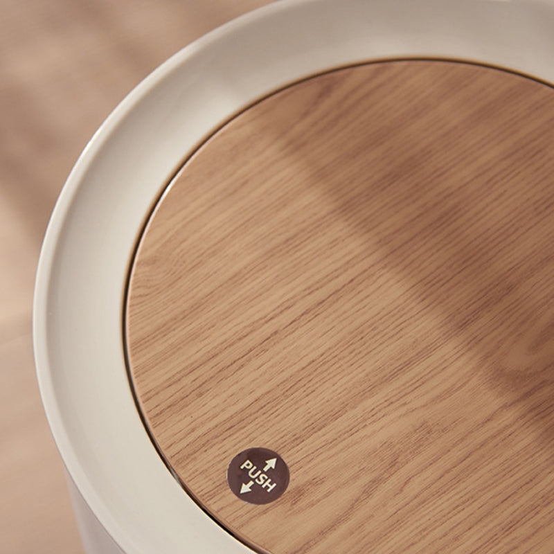 Poubelle ronde à couvercle pressable – Design moderne et pratique